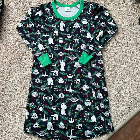 Hanna Andersson Other - Hanna Andersson Women’s Nightgown- Star Wars Holiday Print size XS
